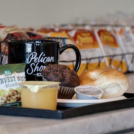 Pelican Shores Inn Lincoln City Bagian luar foto