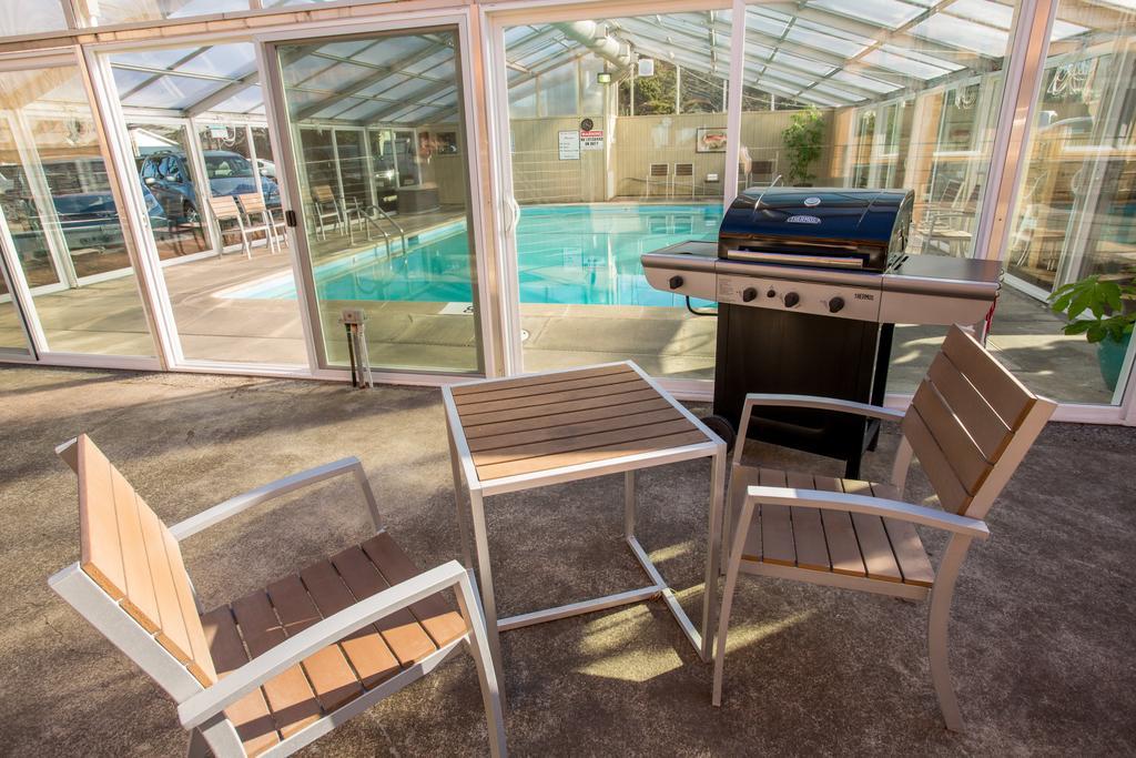 Pelican Shores Inn Lincoln City Bagian luar foto