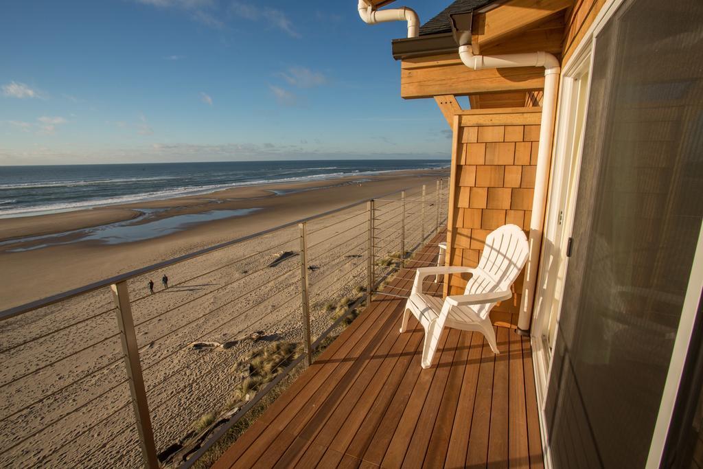 Pelican Shores Inn Lincoln City Bagian luar foto