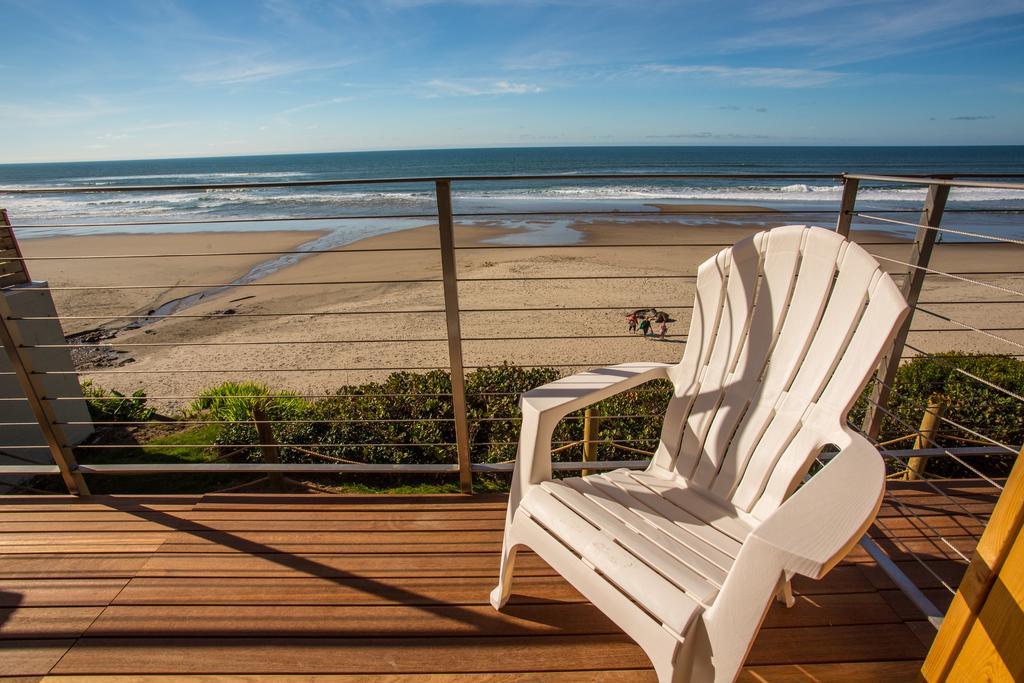 Pelican Shores Inn Lincoln City Bagian luar foto