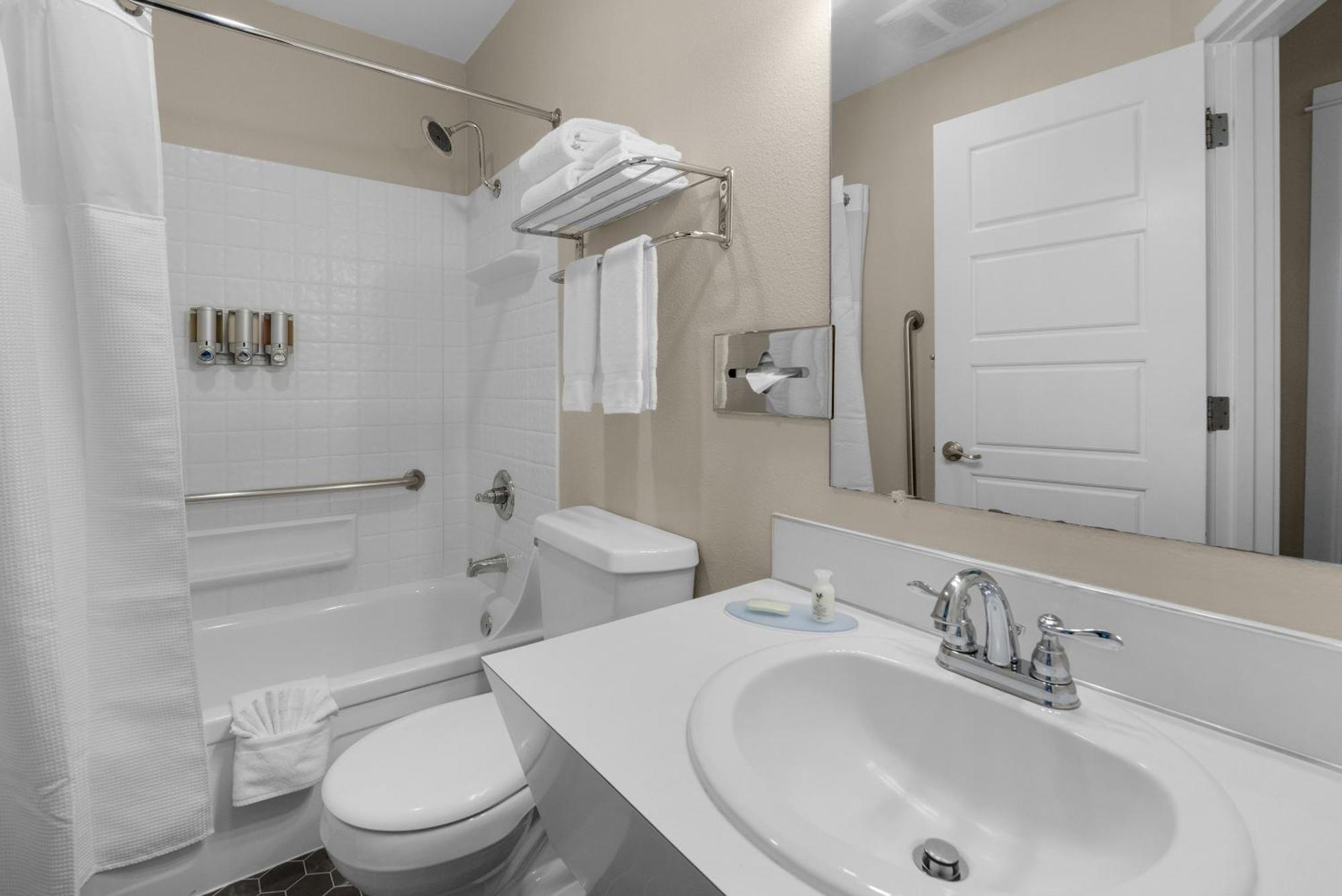 Pelican Shores Inn Lincoln City Bagian luar foto
