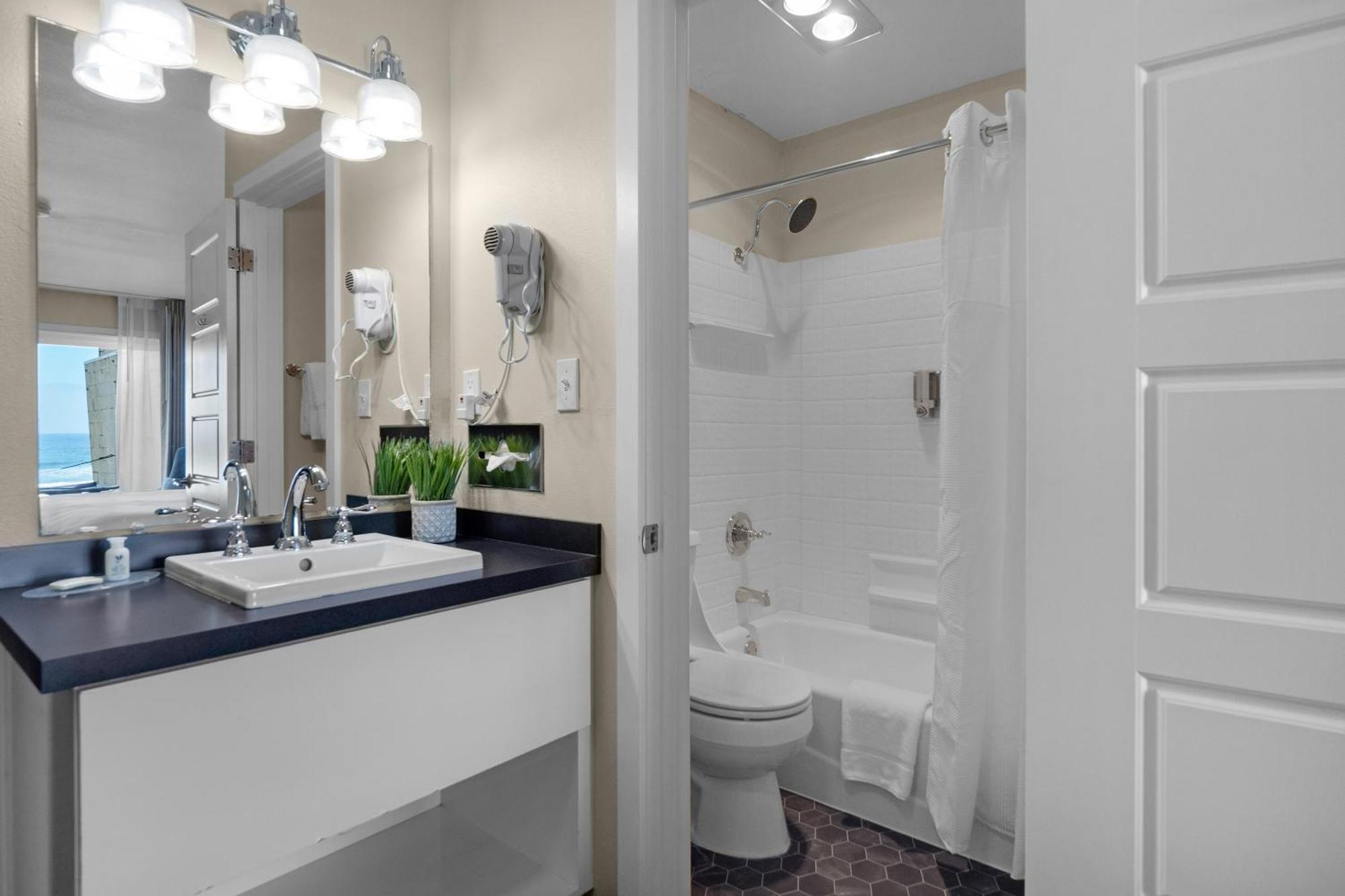 Pelican Shores Inn Lincoln City Bagian luar foto