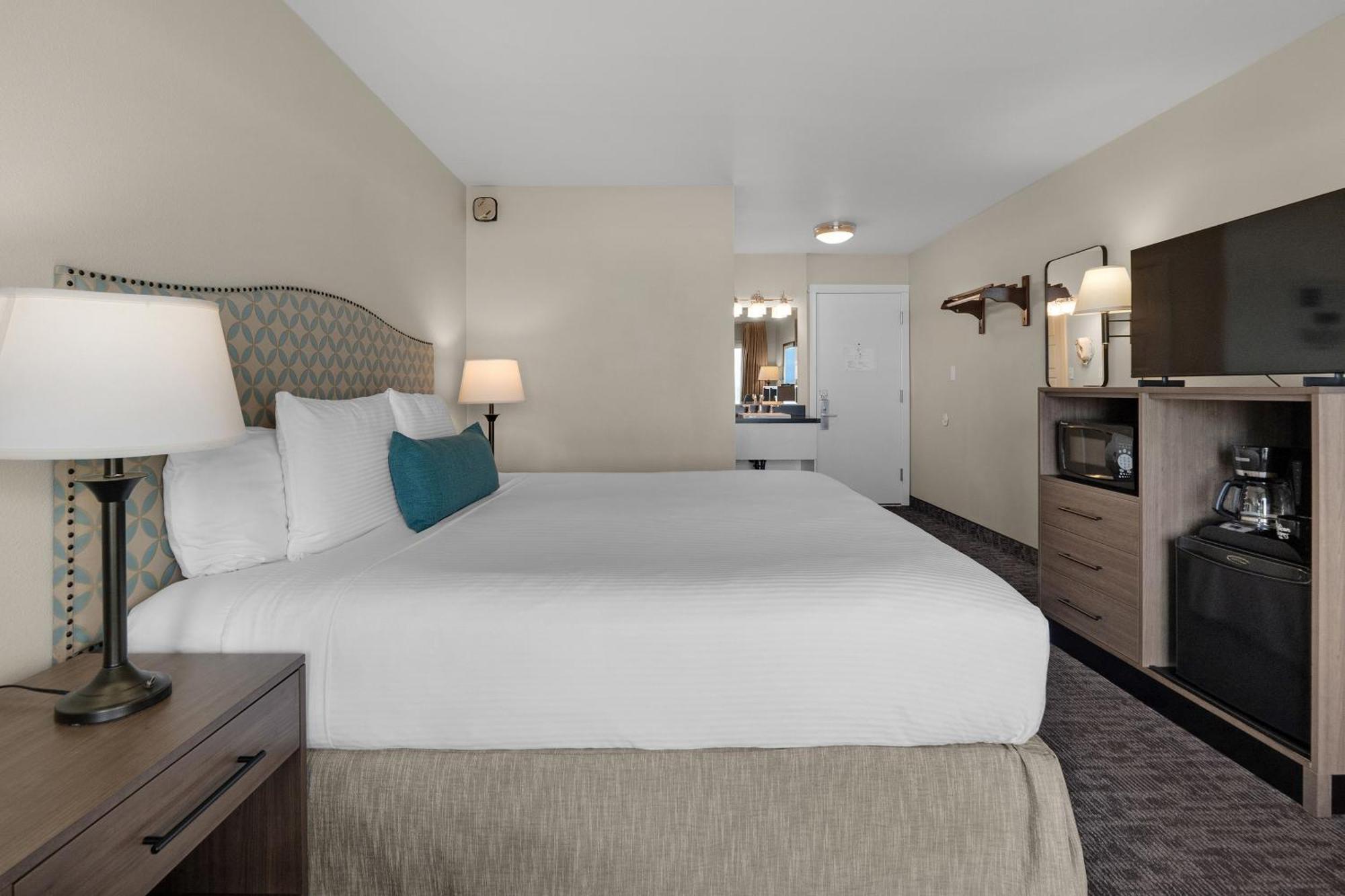 Pelican Shores Inn Lincoln City Bagian luar foto