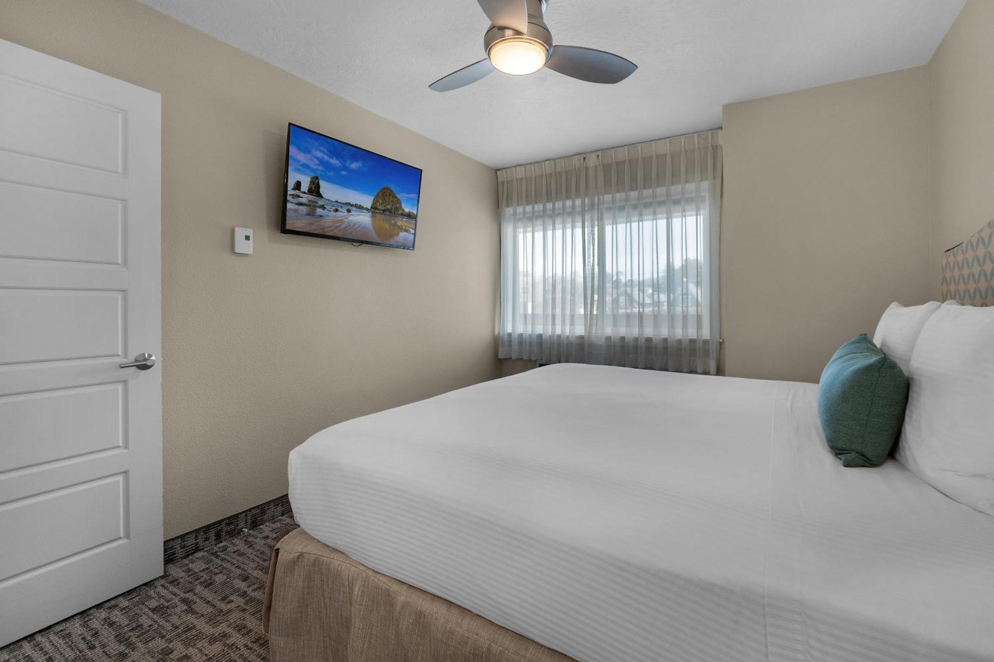 Pelican Shores Inn Lincoln City Bagian luar foto