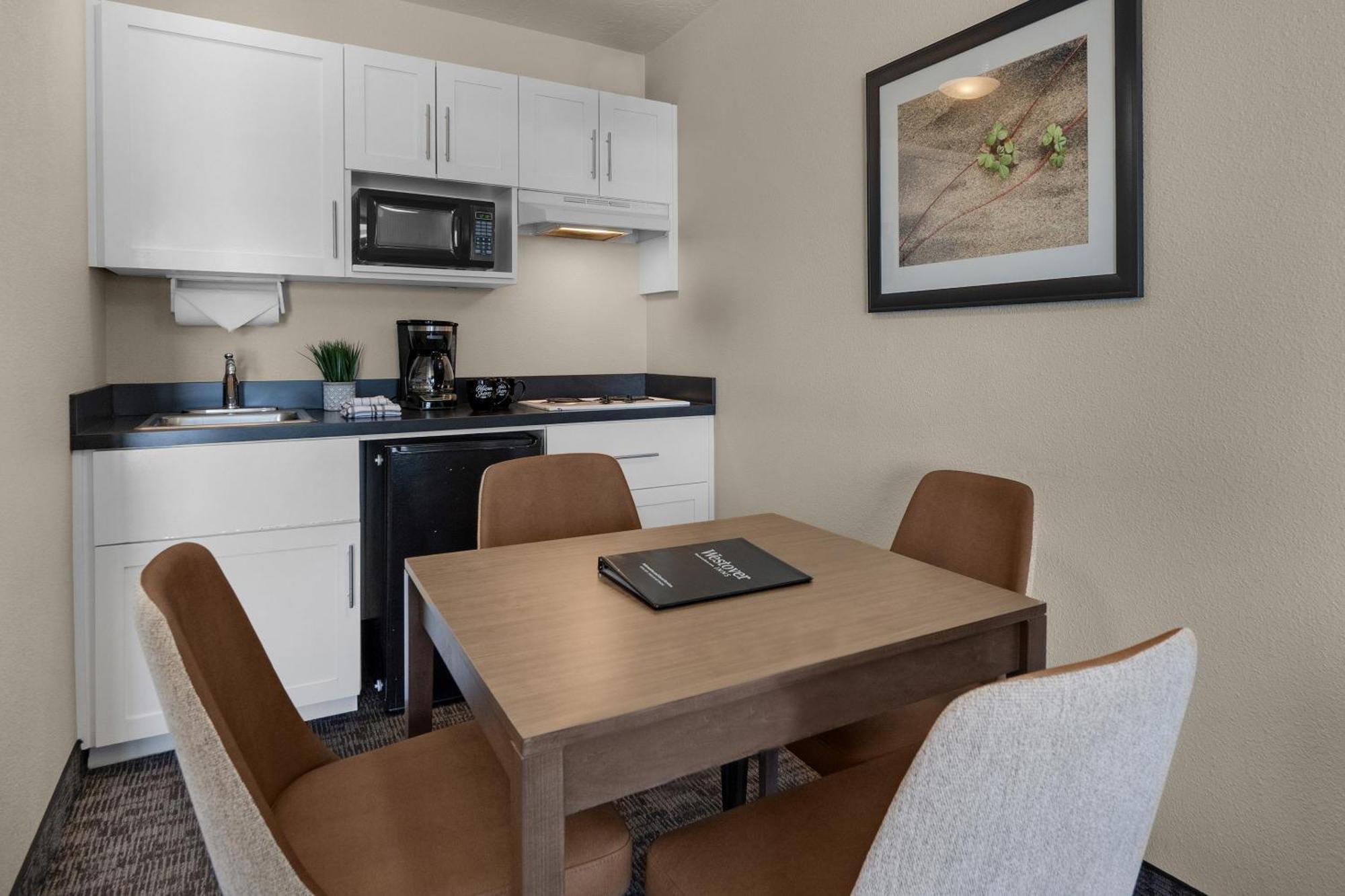 Pelican Shores Inn Lincoln City Bagian luar foto