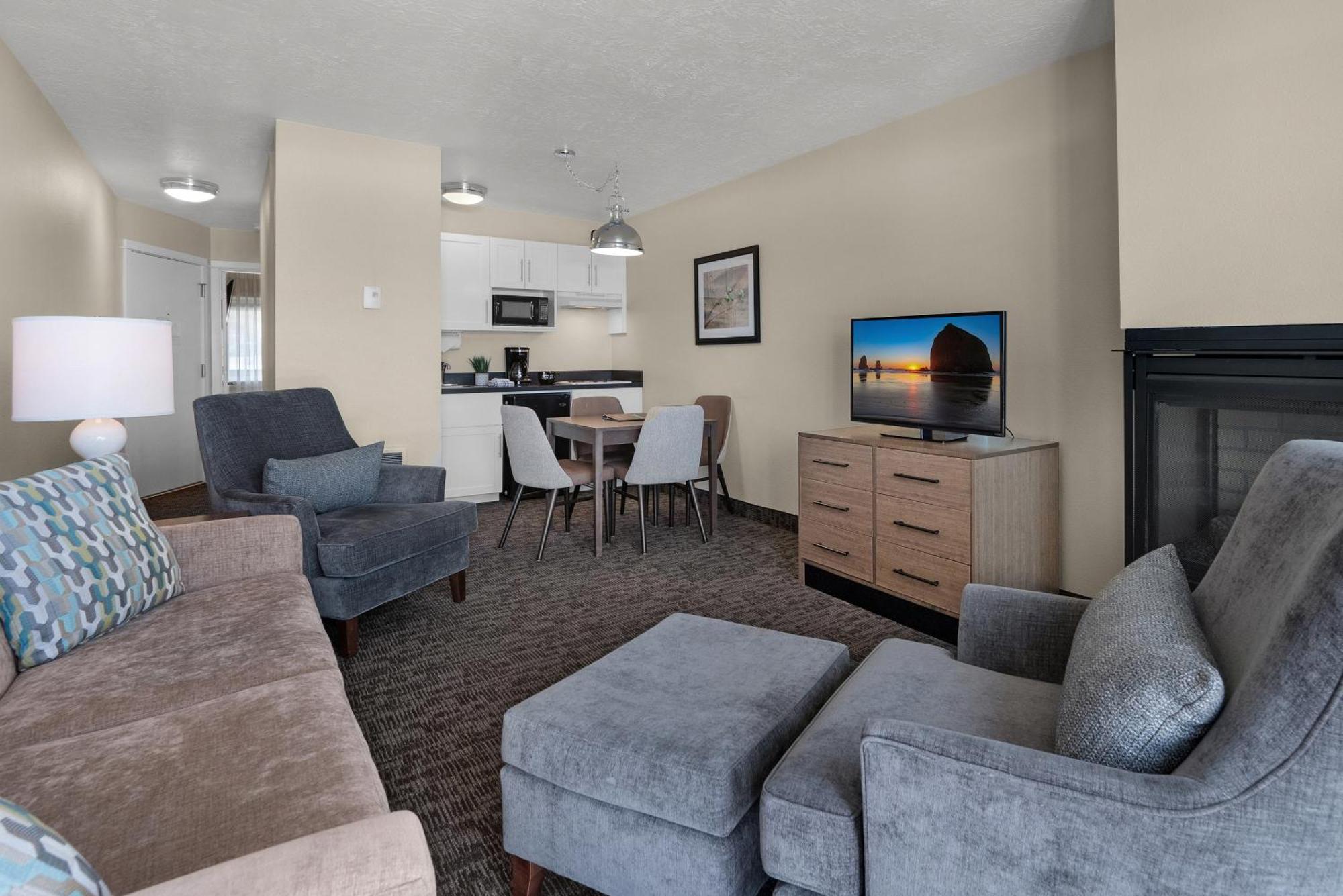 Pelican Shores Inn Lincoln City Bagian luar foto