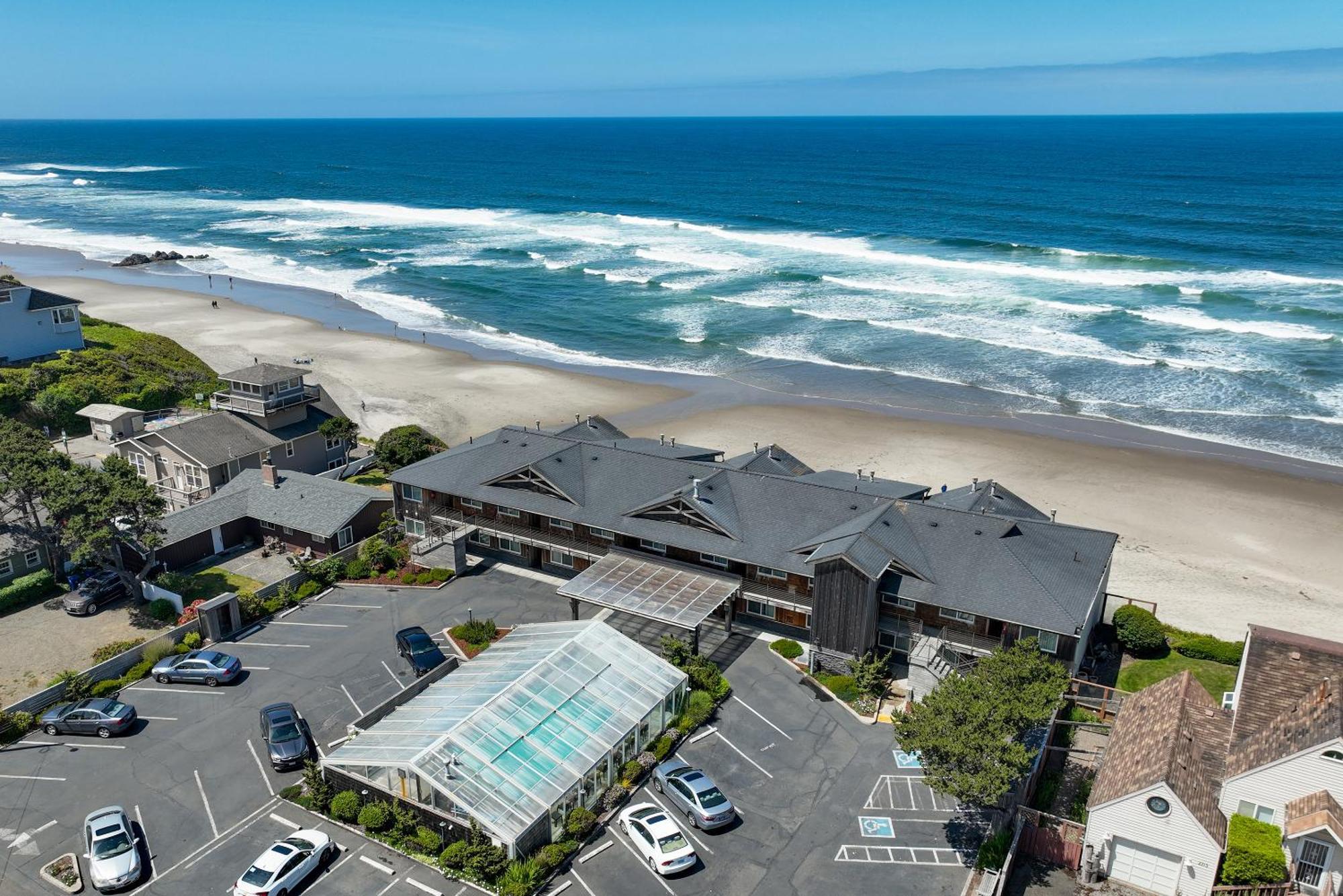Pelican Shores Inn Lincoln City Bagian luar foto