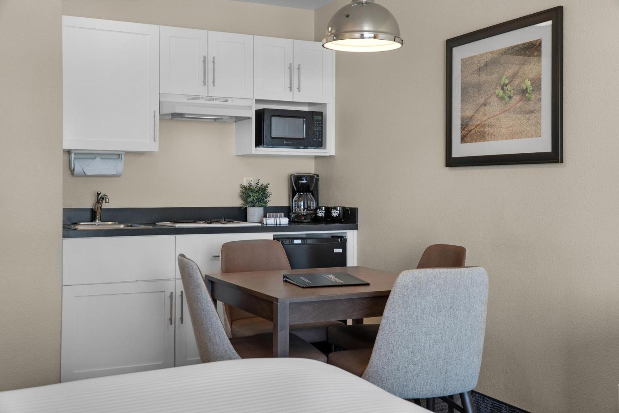 Pelican Shores Inn Lincoln City Bagian luar foto