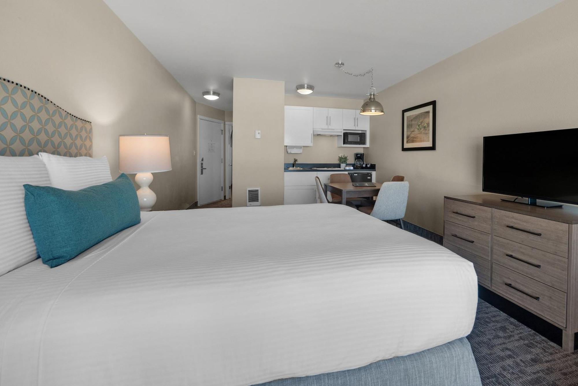 Pelican Shores Inn Lincoln City Bagian luar foto