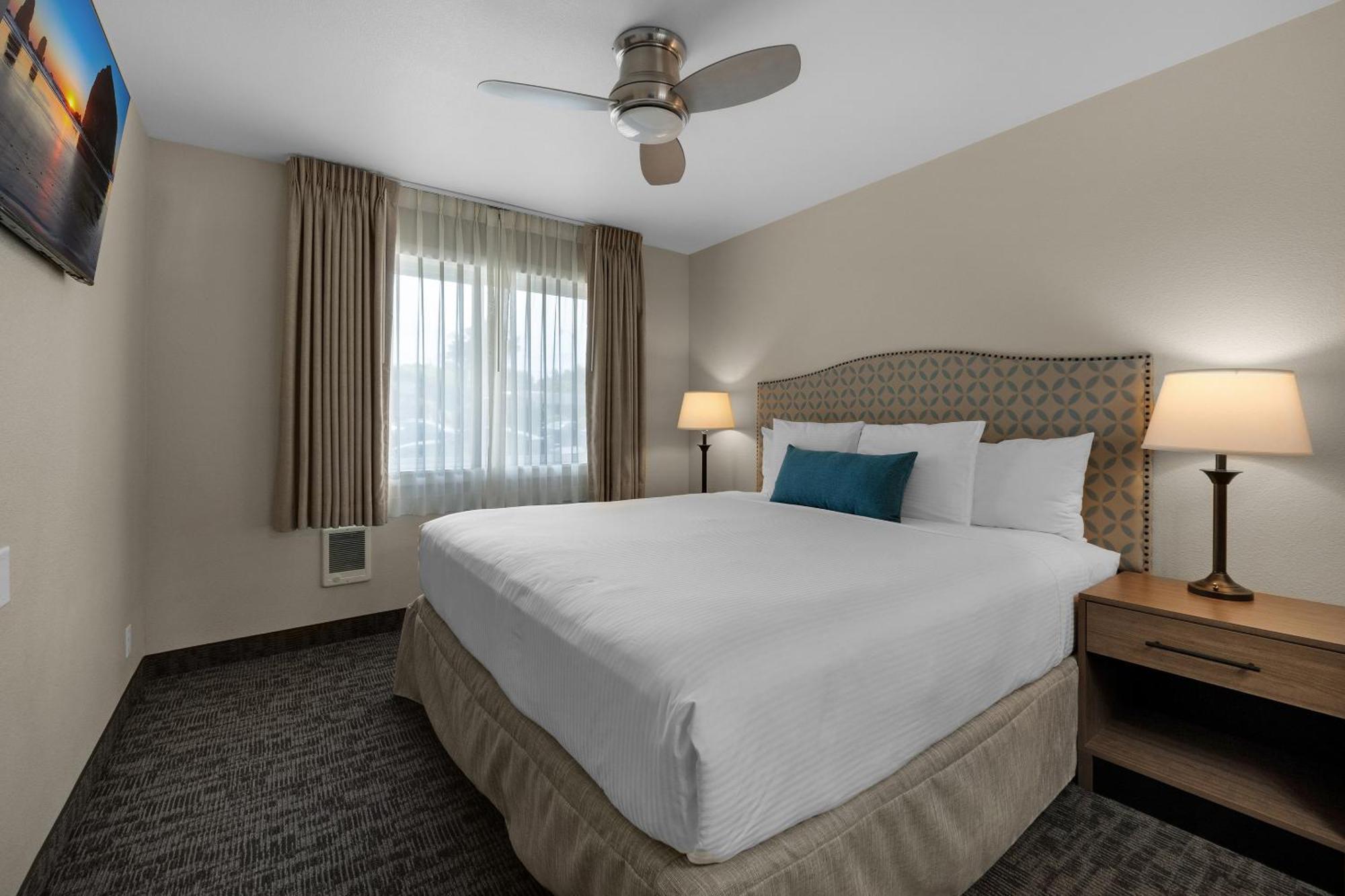Pelican Shores Inn Lincoln City Bagian luar foto