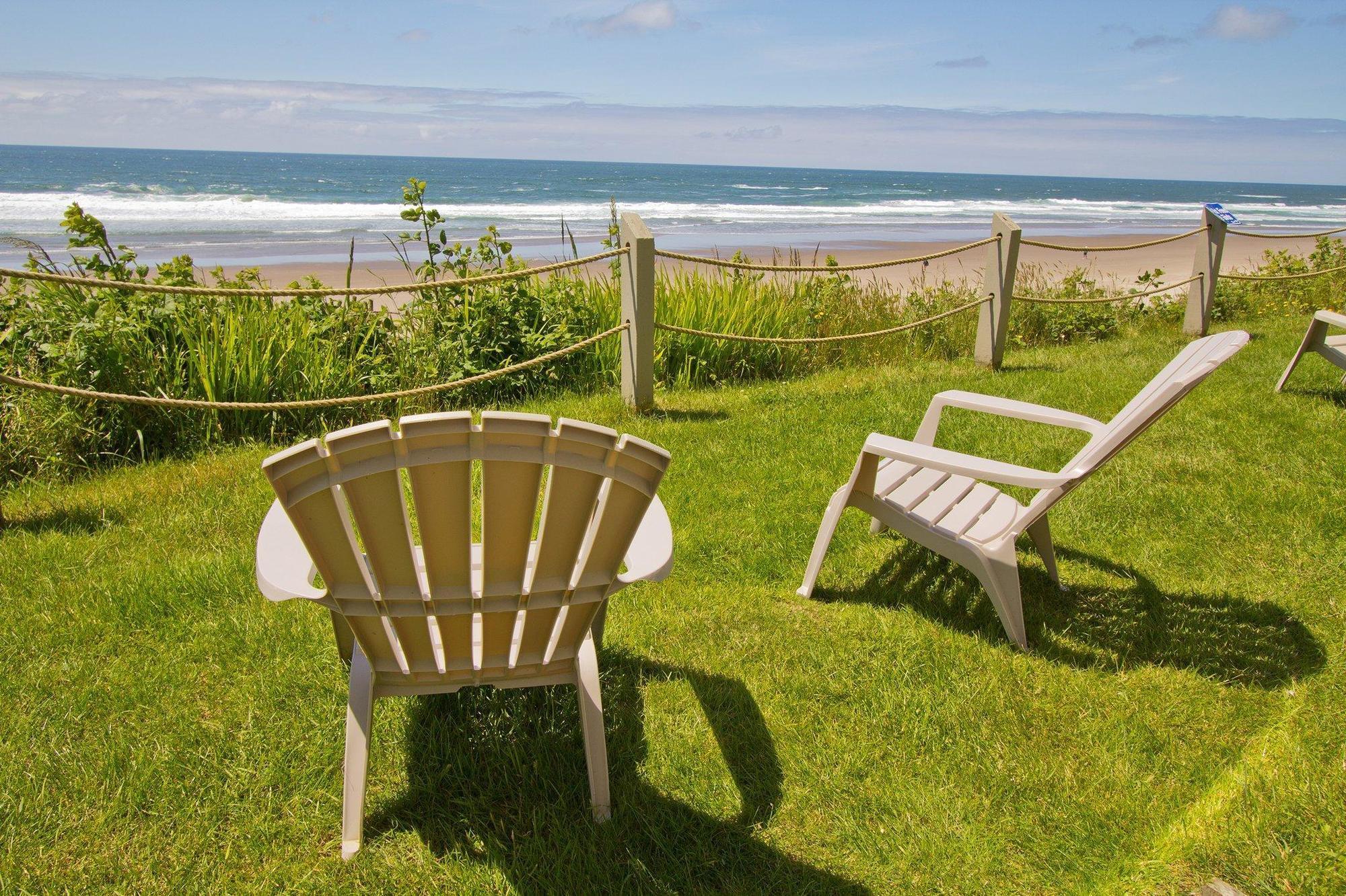 Pelican Shores Inn Lincoln City Bagian luar foto