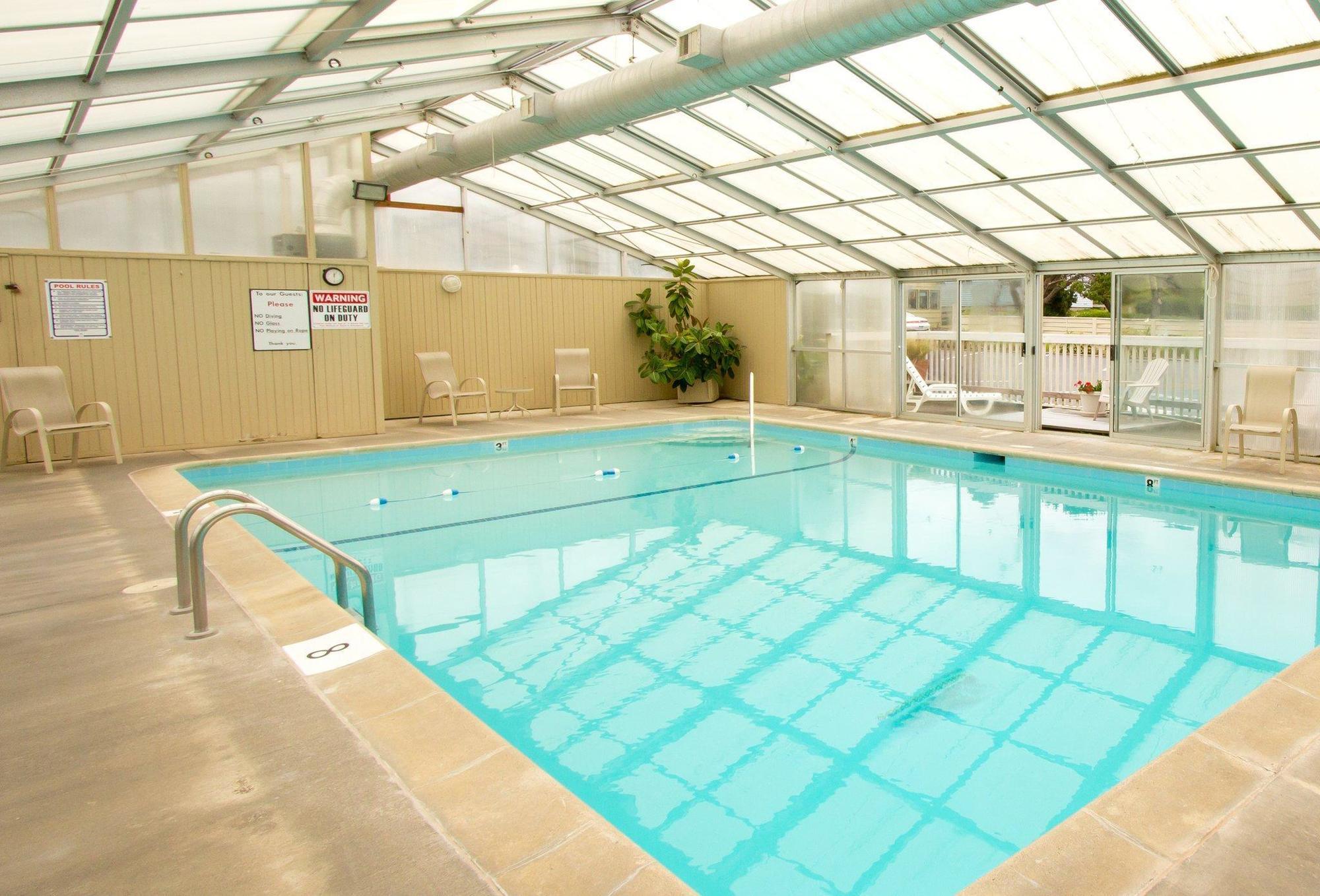 Pelican Shores Inn Lincoln City Bagian luar foto
