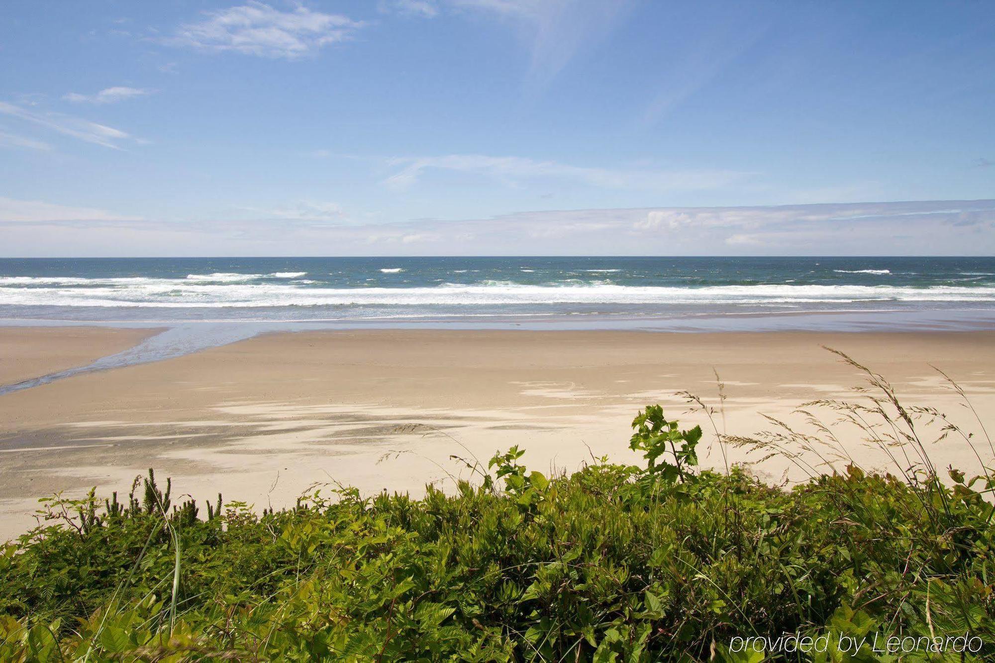 Pelican Shores Inn Lincoln City Bagian luar foto